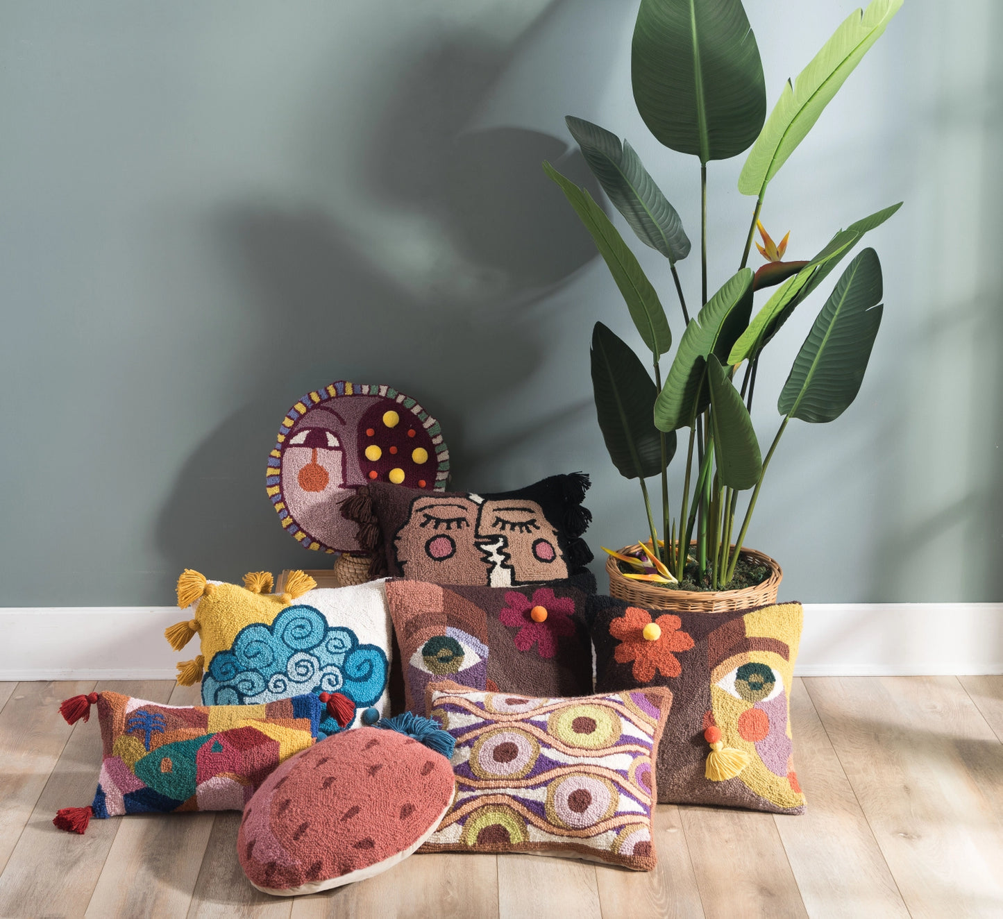 Kiss Cushion PRE ORDER